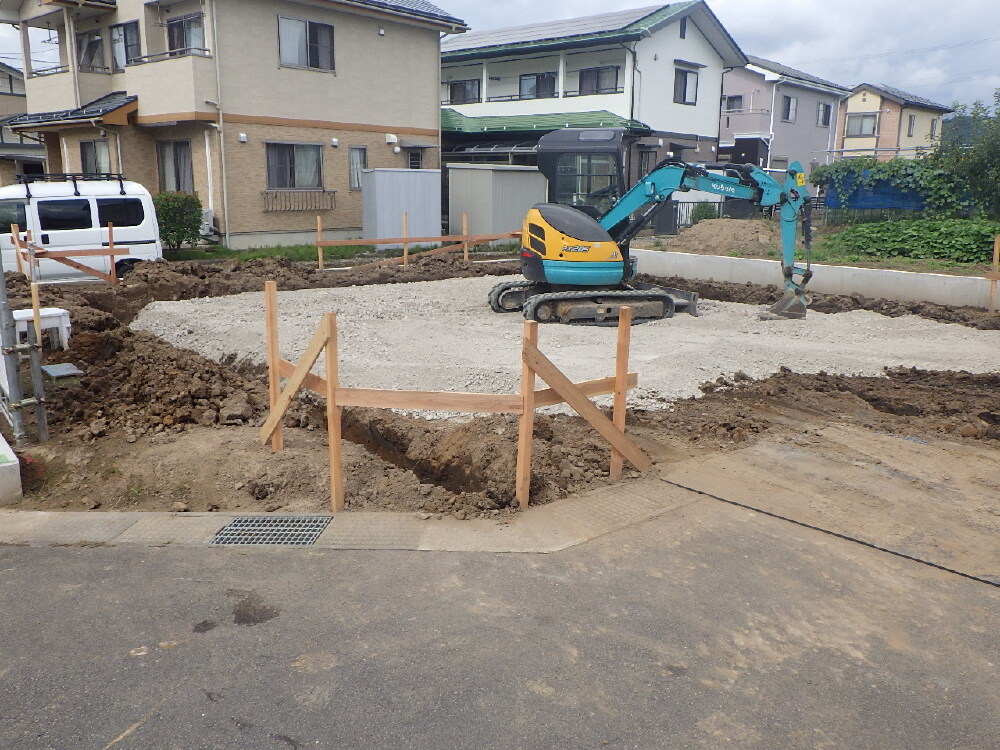 基礎工事にはいりました